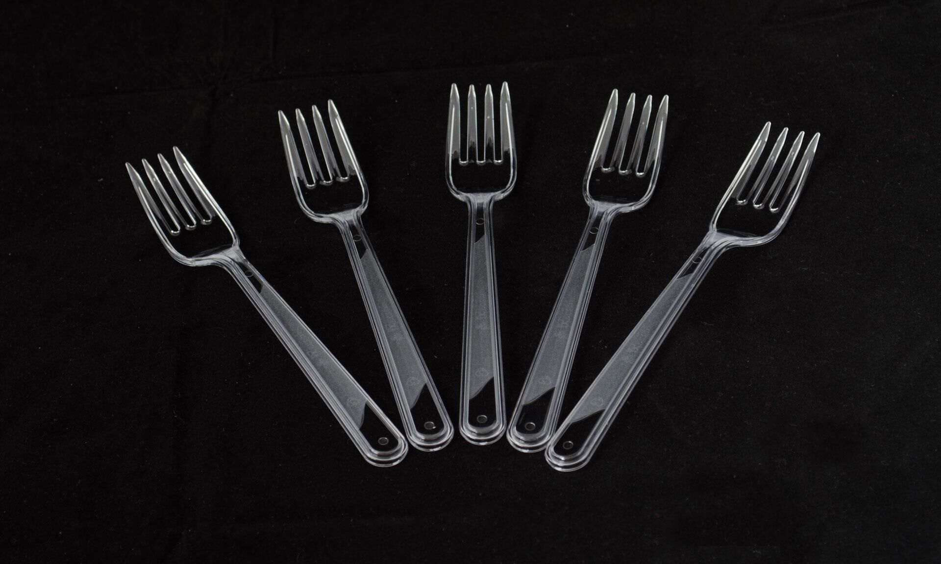 LÜKS 2,4 G. ŞEFFAF PLASTİK ÇATAL PK:100 LÜ TAKRİBİ EN 2,6 CM BOY 17,5 CM