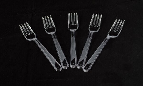 LÜKS 2,4 G. ŞEFFAF PLASTİK ÇATAL PK:100 LÜ TAKRİBİ EN 2,6 CM BOY 17,5 CM