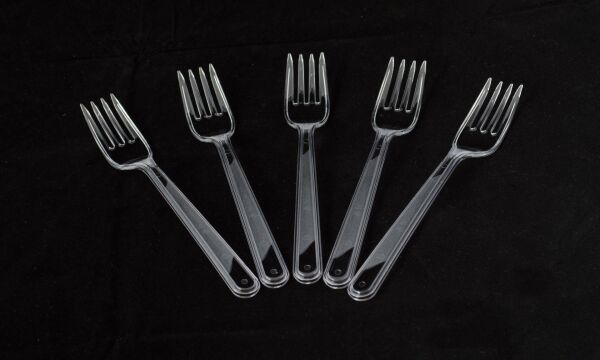 LÜKS 2,4 G. ŞEFFAF PLASTİK ÇATAL PK:100 LÜ TAKRİBİ EN 2,6 CM BOY 17,5 CM